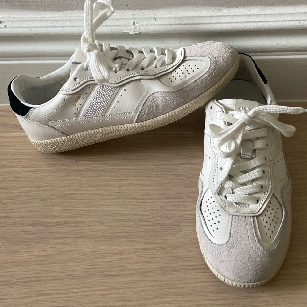 White leather alohas Tb. 490 sneakers with black and white  suede details
